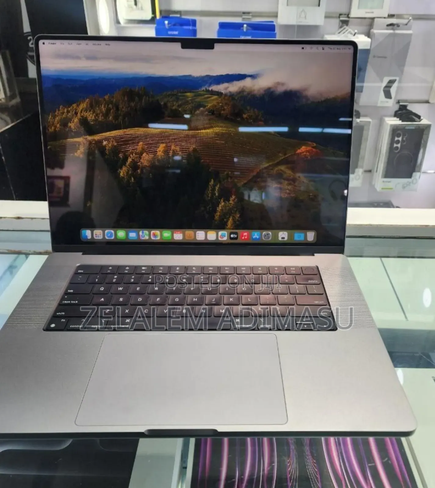New Laptop Apple MacBook Pro 2021 M1 32GB Intel Core I7 SSD 1T