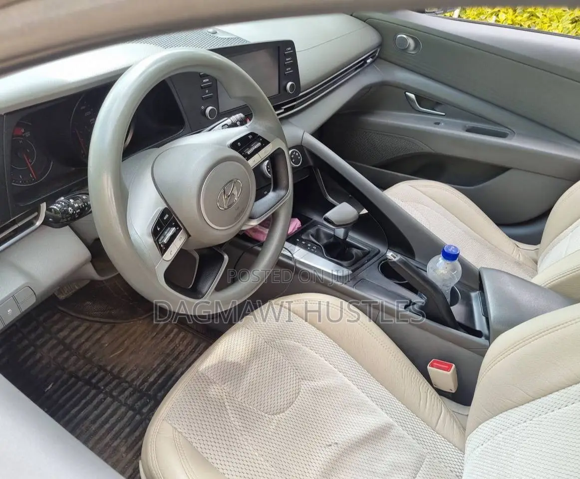 Hyundai Elantra 2022 Gray