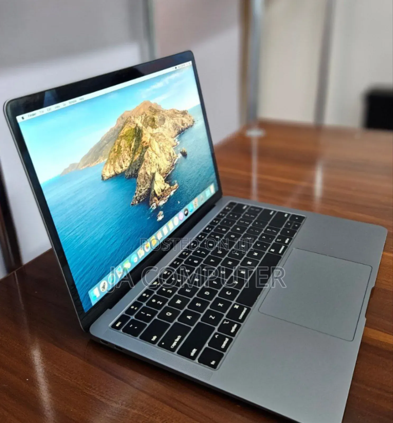New Laptop Apple MacBook Air 2019 8GB Intel Core I5 SSD 128GB