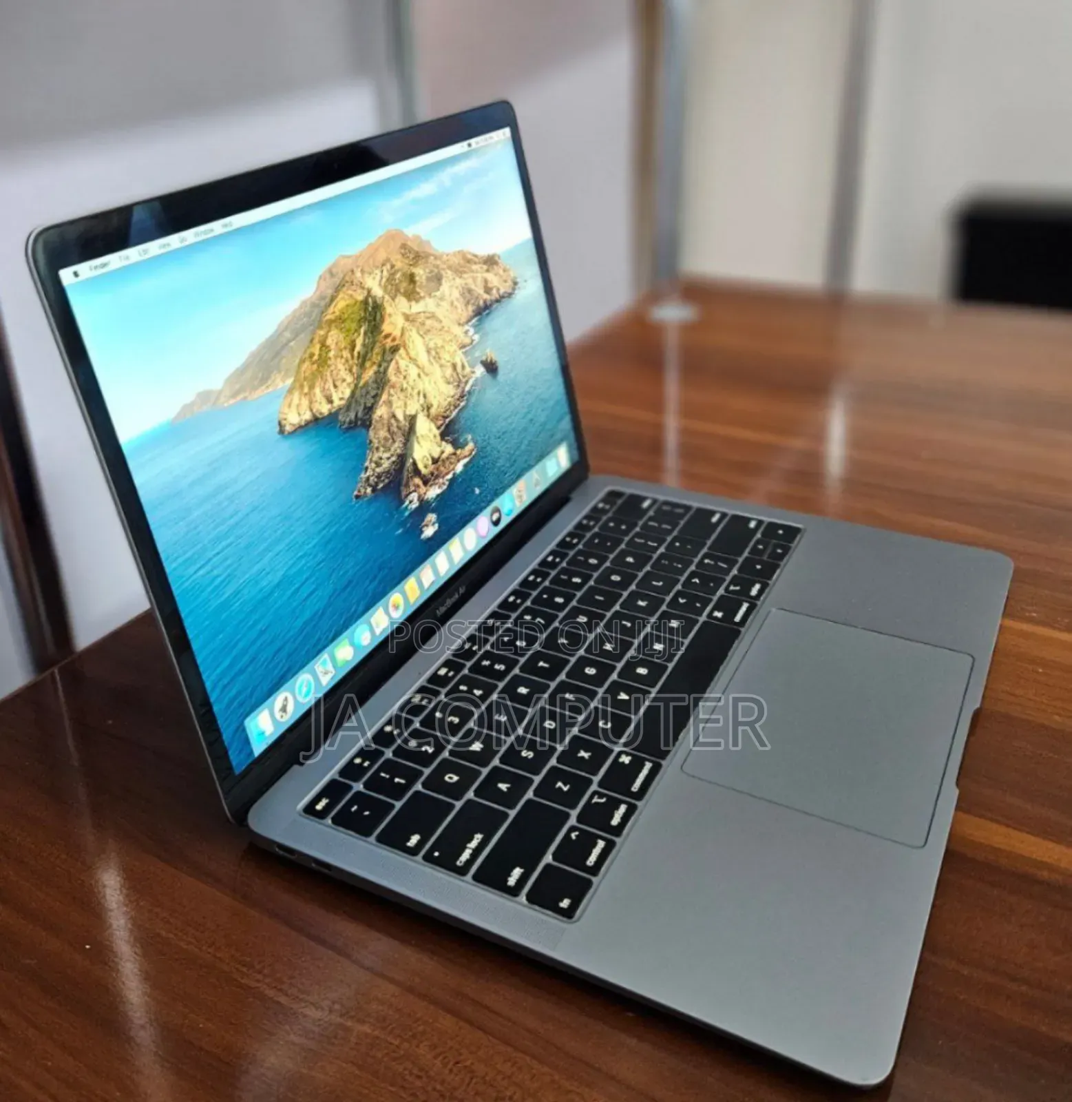 New Laptop Apple MacBook Air 2019 8GB Intel Core I5 SSD 128GB