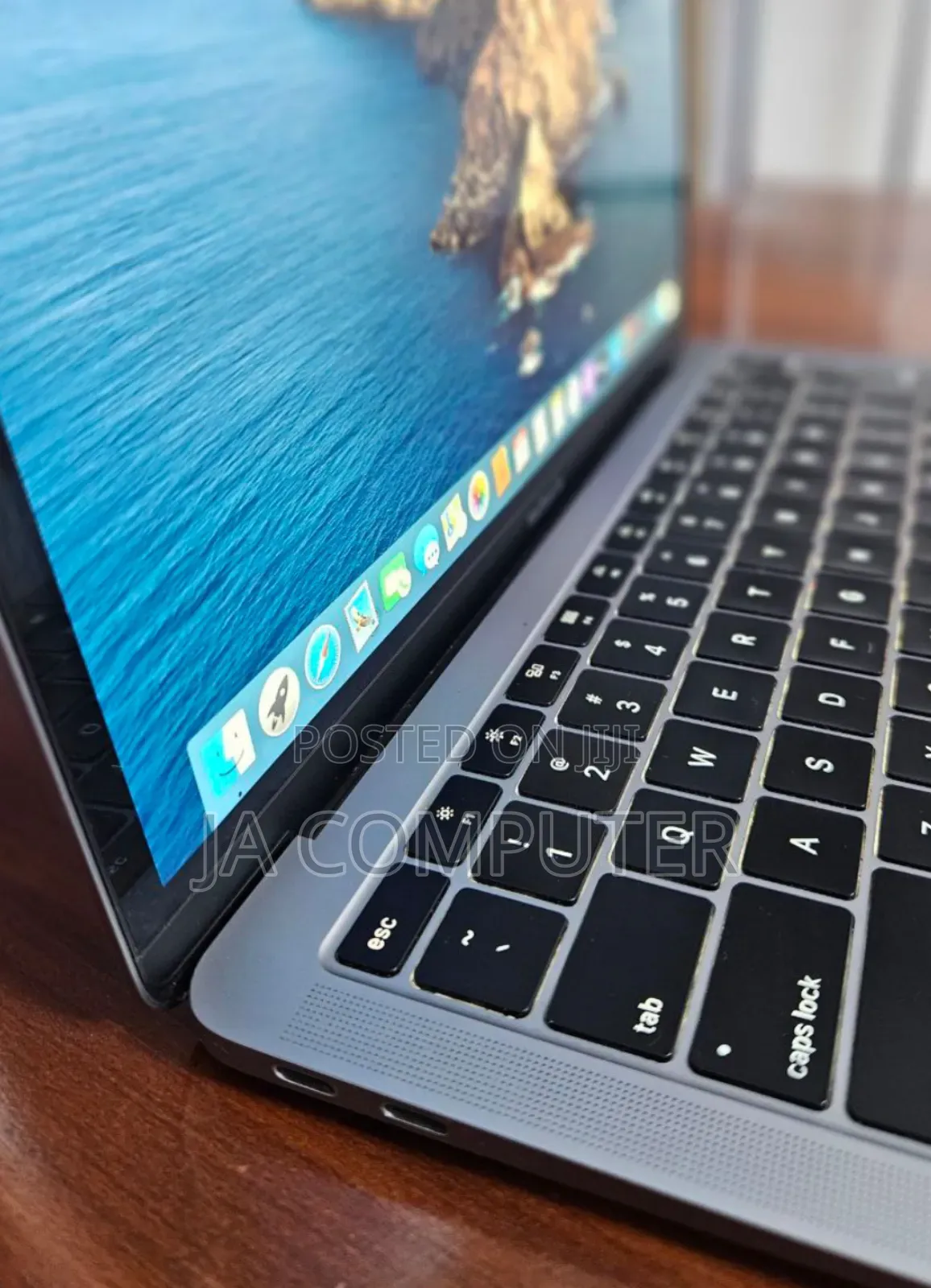 New Laptop Apple MacBook Air 2019 8GB Intel Core I5 SSD 128GB