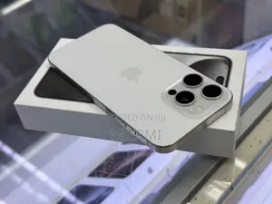 New Apple iPhone 15 Pro Max 256 GB White