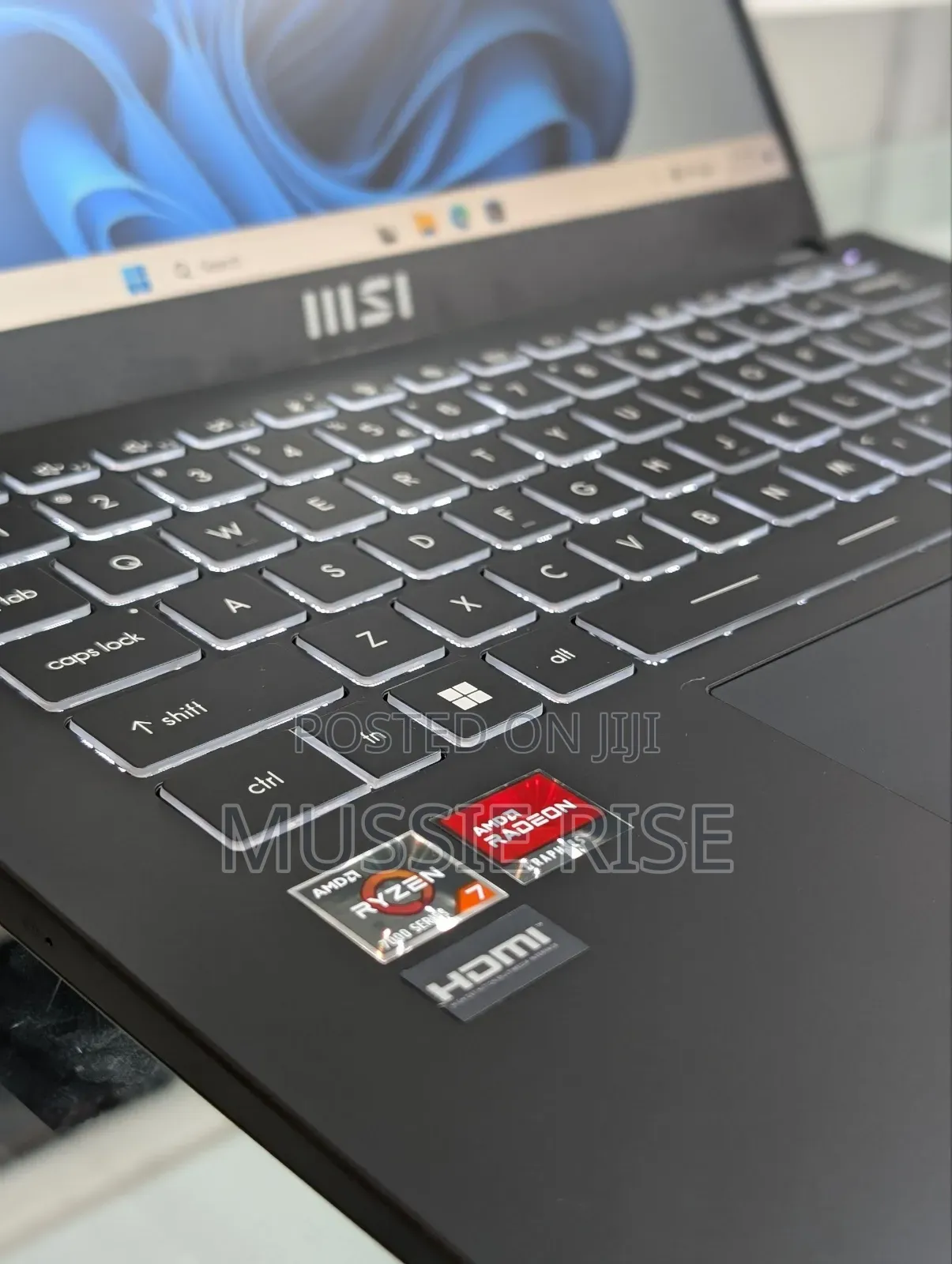 New Laptop MSI Modern 14 16GB AMD Ryzen 7 SSD 512GB