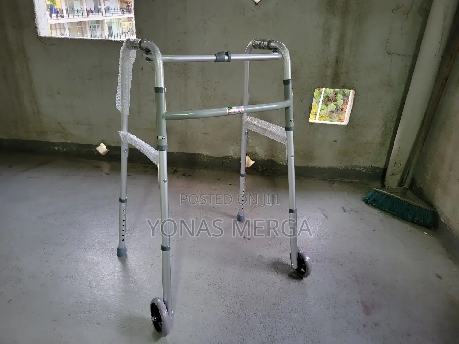Walker/Walker/Transport Is Fully Height-Adjustable to Suit