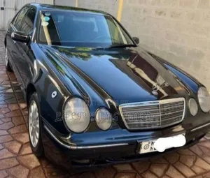 Photo - Mercedes-Benz E240 2002 Black