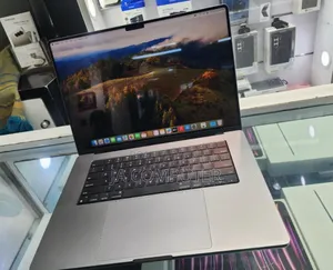 Photo - New Laptop Apple MacBook Pro 2021 M1 32GB Apple M1 Max SSD 1T