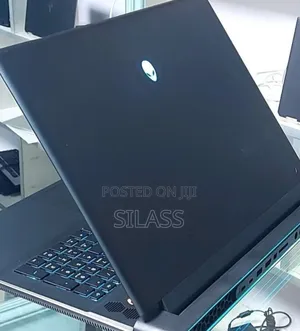 New Laptop Dell Allienware M18 R1 24GB AMD Ryzen 9 SSD 1T