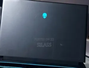 New Laptop Dell Allienware M18 R1 24GB AMD Ryzen 9 SSD 1T