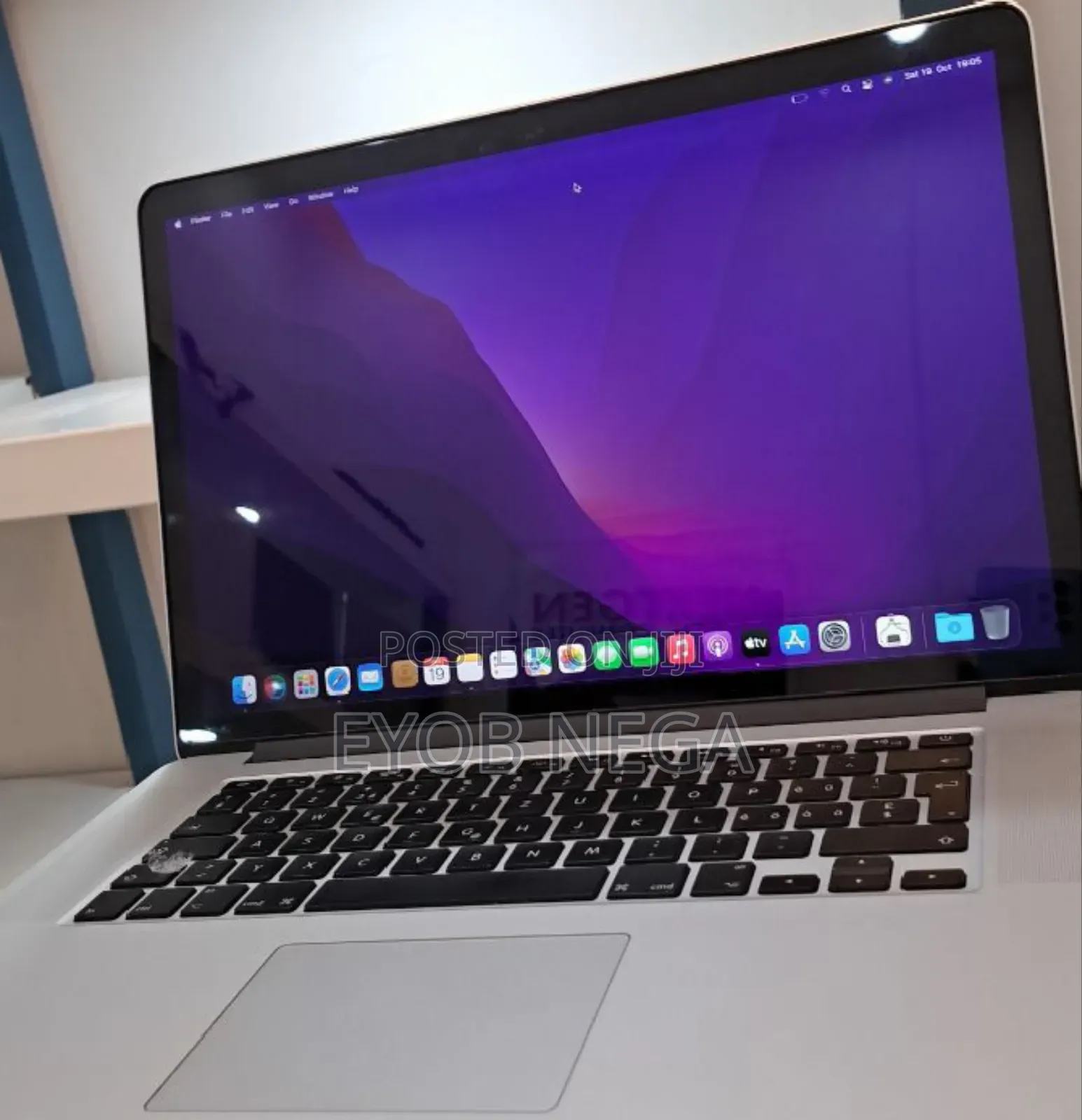 New Laptop Apple MacBook Pro 2015 8GB Intel Core I7 SSD 256GB