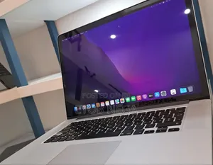 New Laptop Apple MacBook Pro 2015 8GB Intel Core I7 SSD 256GB