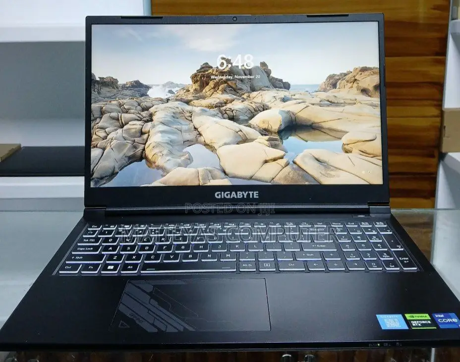 New Laptop Gigabyte 16GB Intel Core I7 SSD 1T