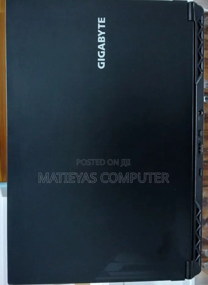New Laptop Gigabyte 16GB Intel Core I7 SSD 1T