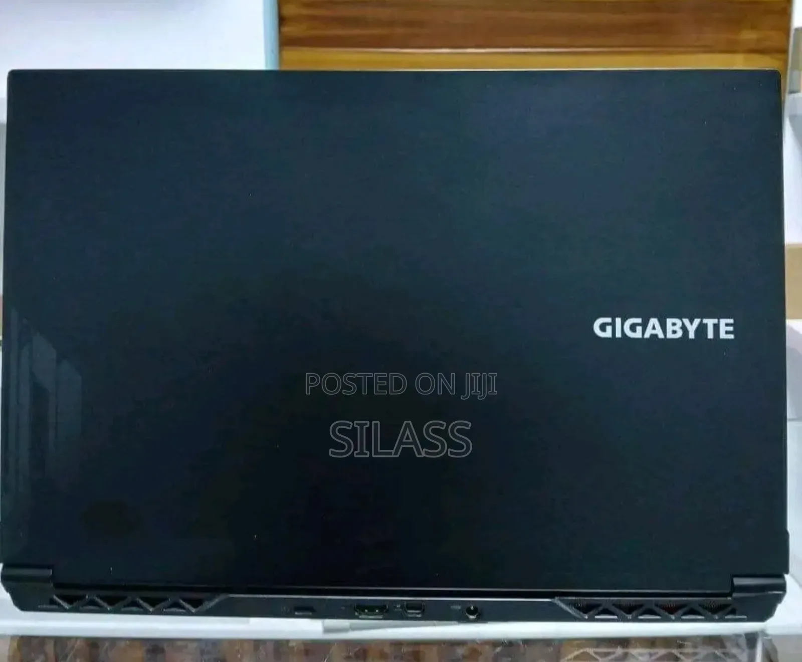 New Laptop Gigabyte AORUS 17G 16GB Intel Core I7 SSD 1T