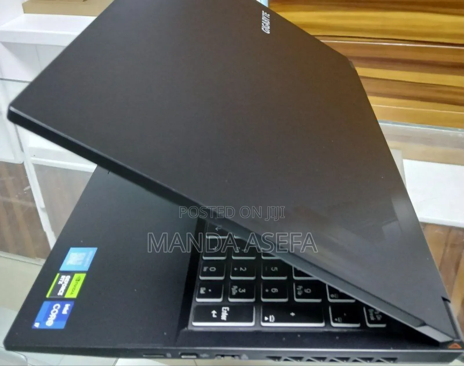 New Laptop Gigabyte 16GB Intel Core I7 SSD 512GB