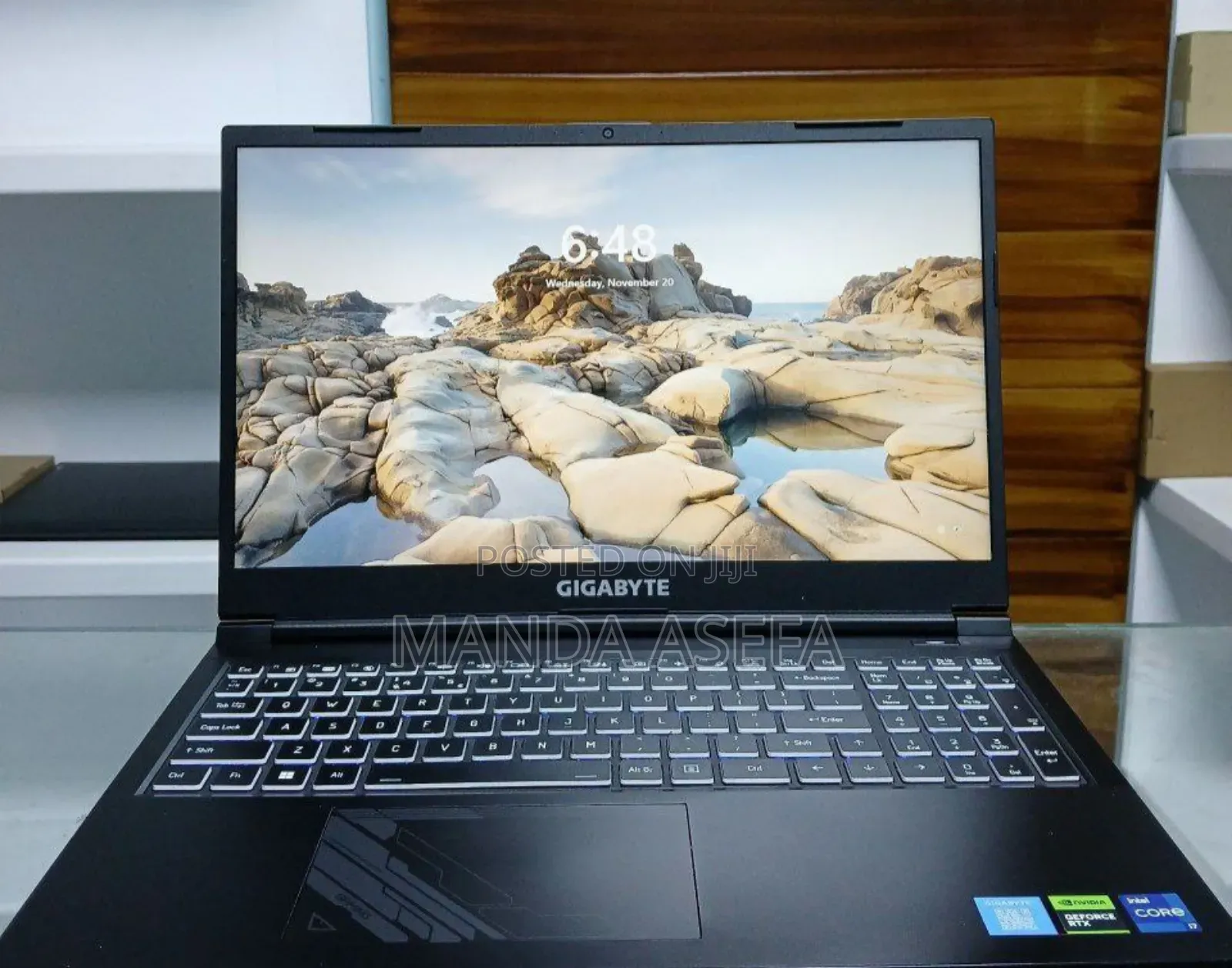 New Laptop Gigabyte 16GB Intel Core I7 SSD 512GB