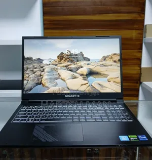 New Laptop Gigabyte P17F V7 16GB Intel Core I7 SSD 1T