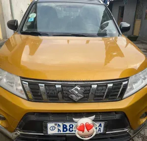 Photo - Suzuki Grand Vitara 2020 Orange