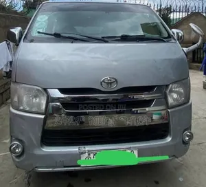 Photo - Toyota HiAce 2007 Silver