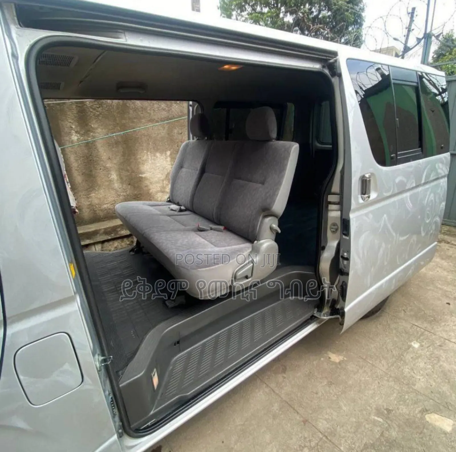 Toyota HiAce 2007 Silver