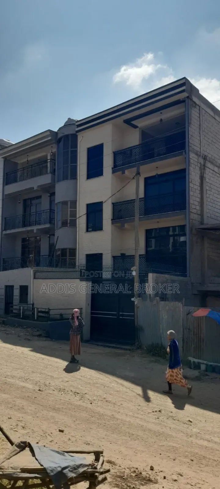 5bdrm House in ሀይሌ ጋርመንት, Nifas Silk-Lafto for sale