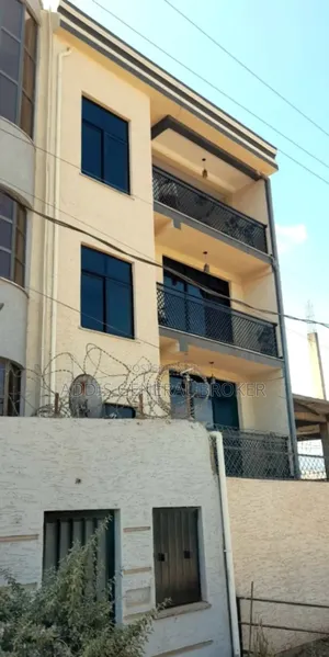 Photo - 5bdrm House in ሀይሌ ጋርመንት, Nifas Silk-Lafto for sale