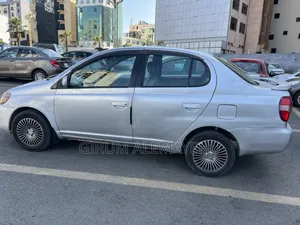 Toyota Platz 2001 Silver