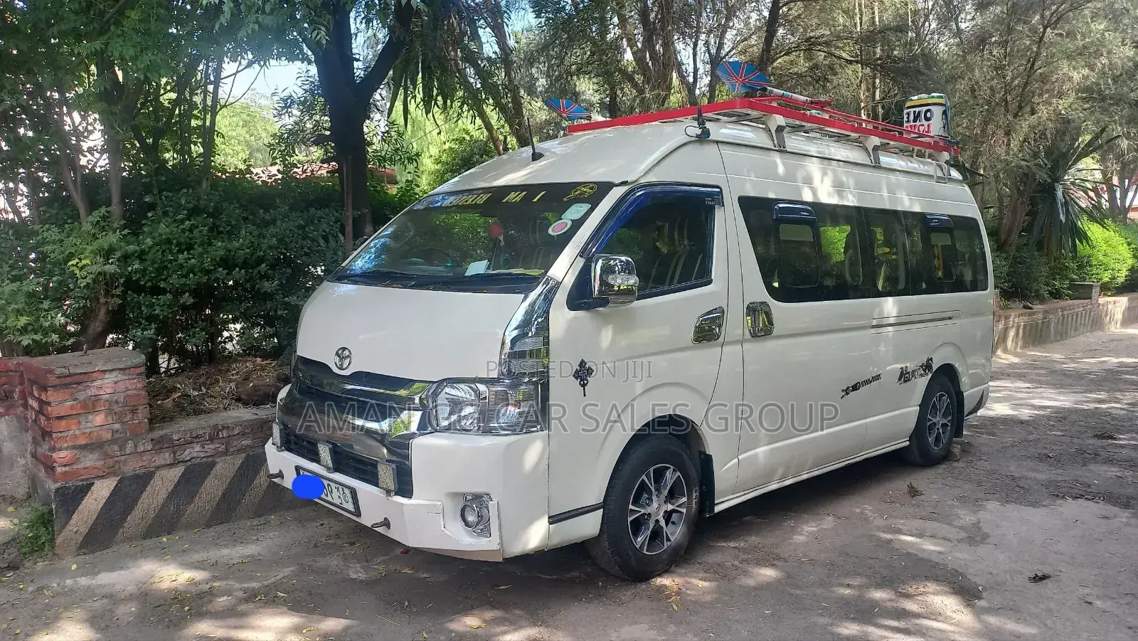 Toyota HiAce 2021 White