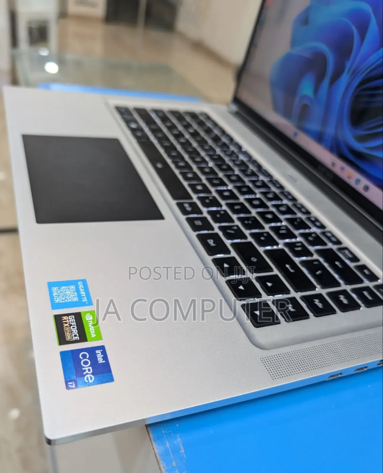 New Laptop Gigabyte AERO 15X 16GB Intel Core I7 SSD 1T