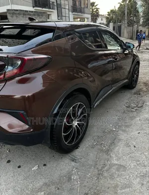 Toyota C-HR 2017 Burgundy