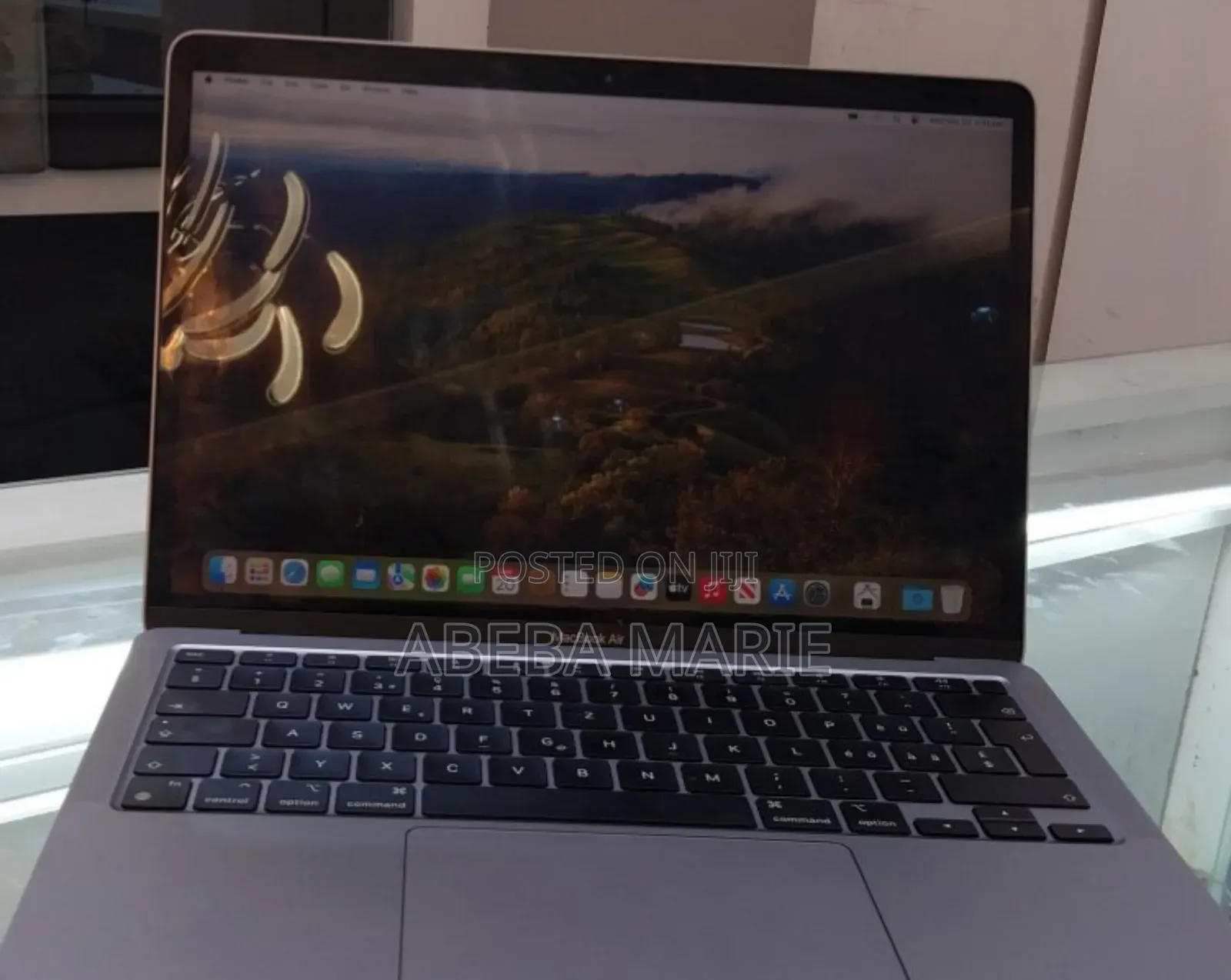 New Laptop Apple MacBook Air 8GB Apple M1 SSD 256GB