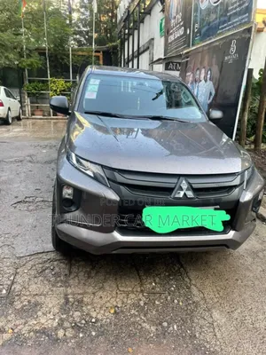 Photo - Mitsubishi L200 2021 Green