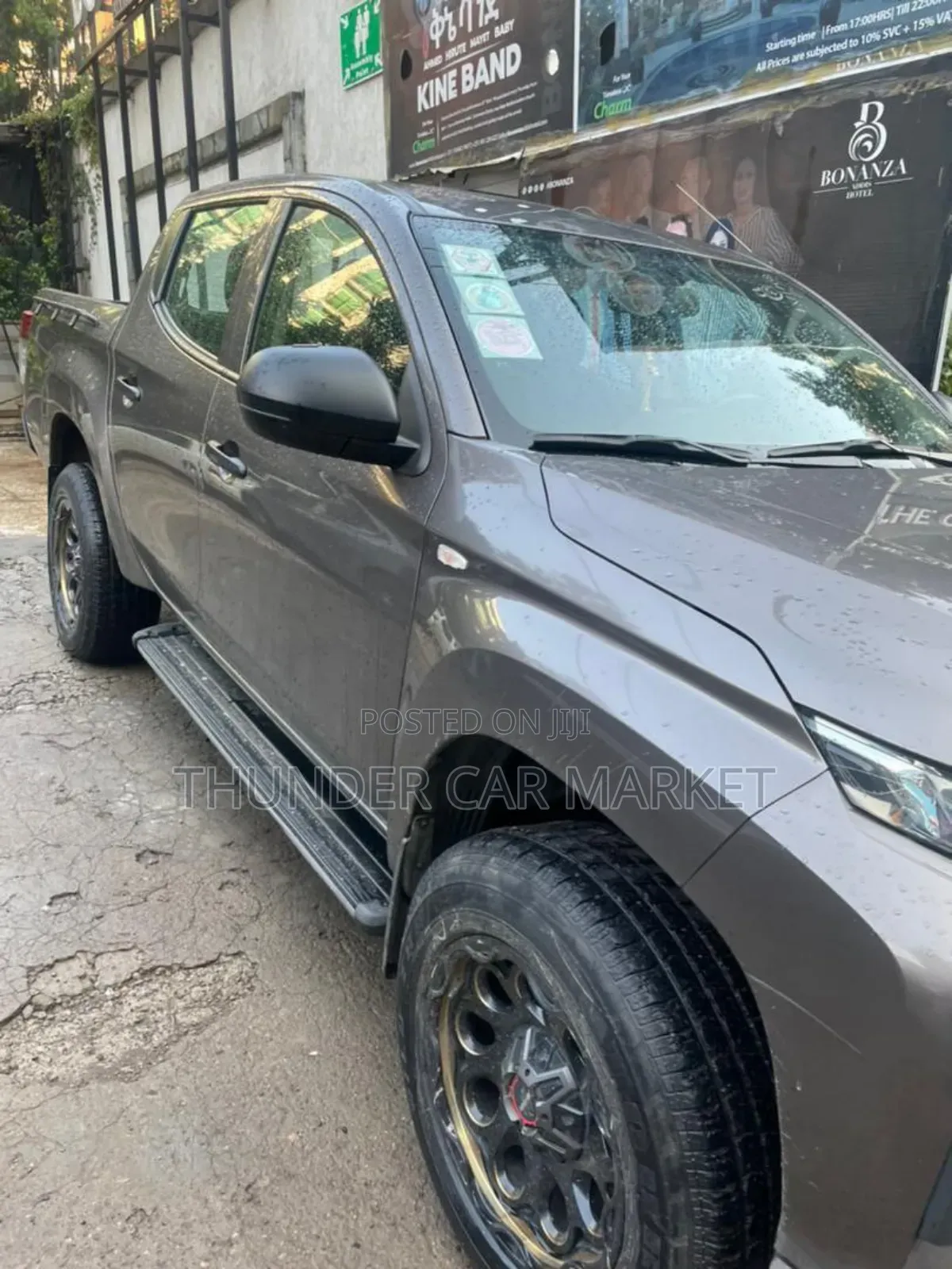 Mitsubishi L200 2021 Green