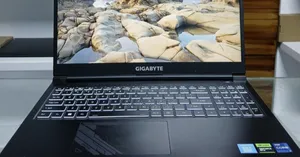 New Laptop Gigabyte Sabre 15-G8 16GB Intel Core I7 HDD+SSD 1.5T