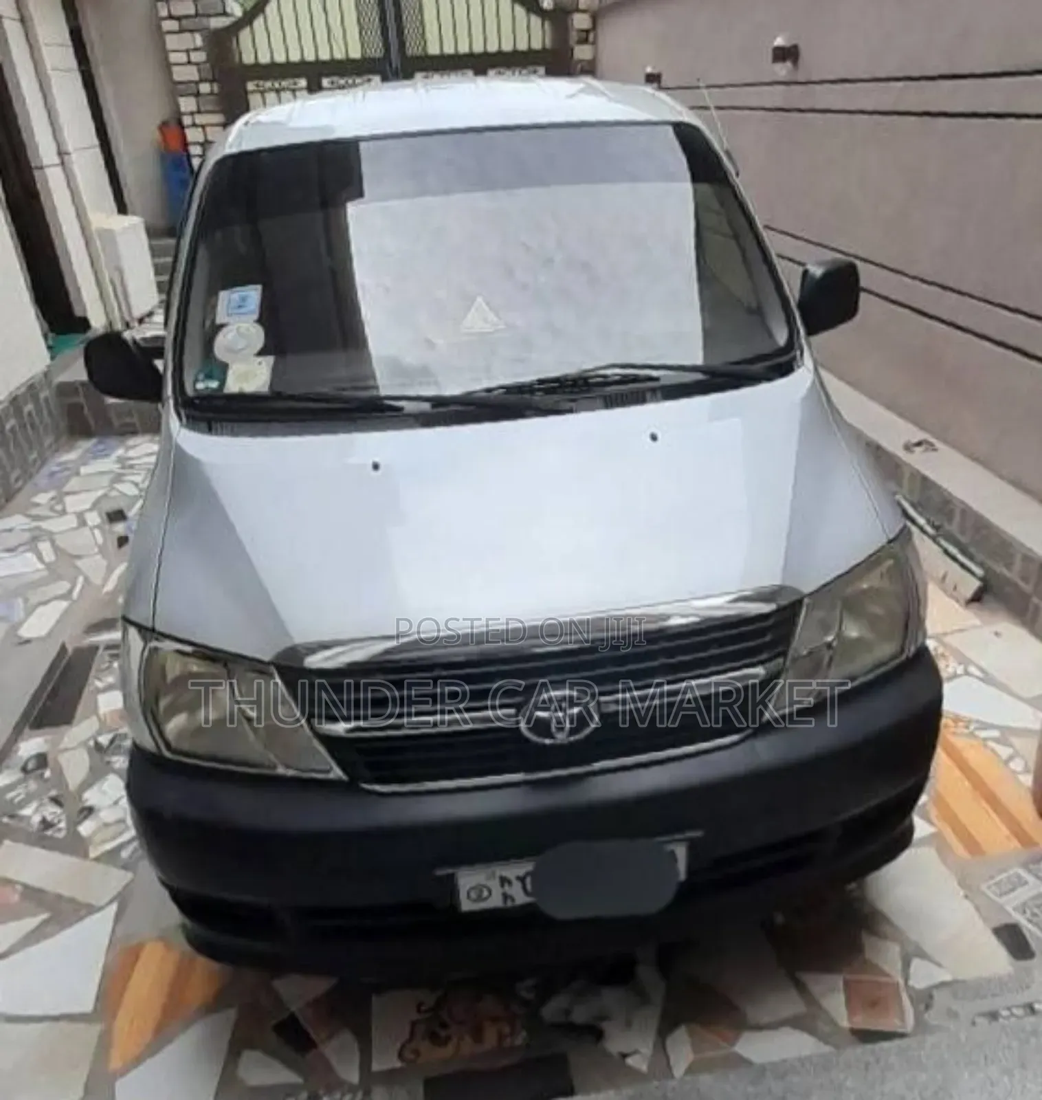 Toyota HiAce 2010 Silver