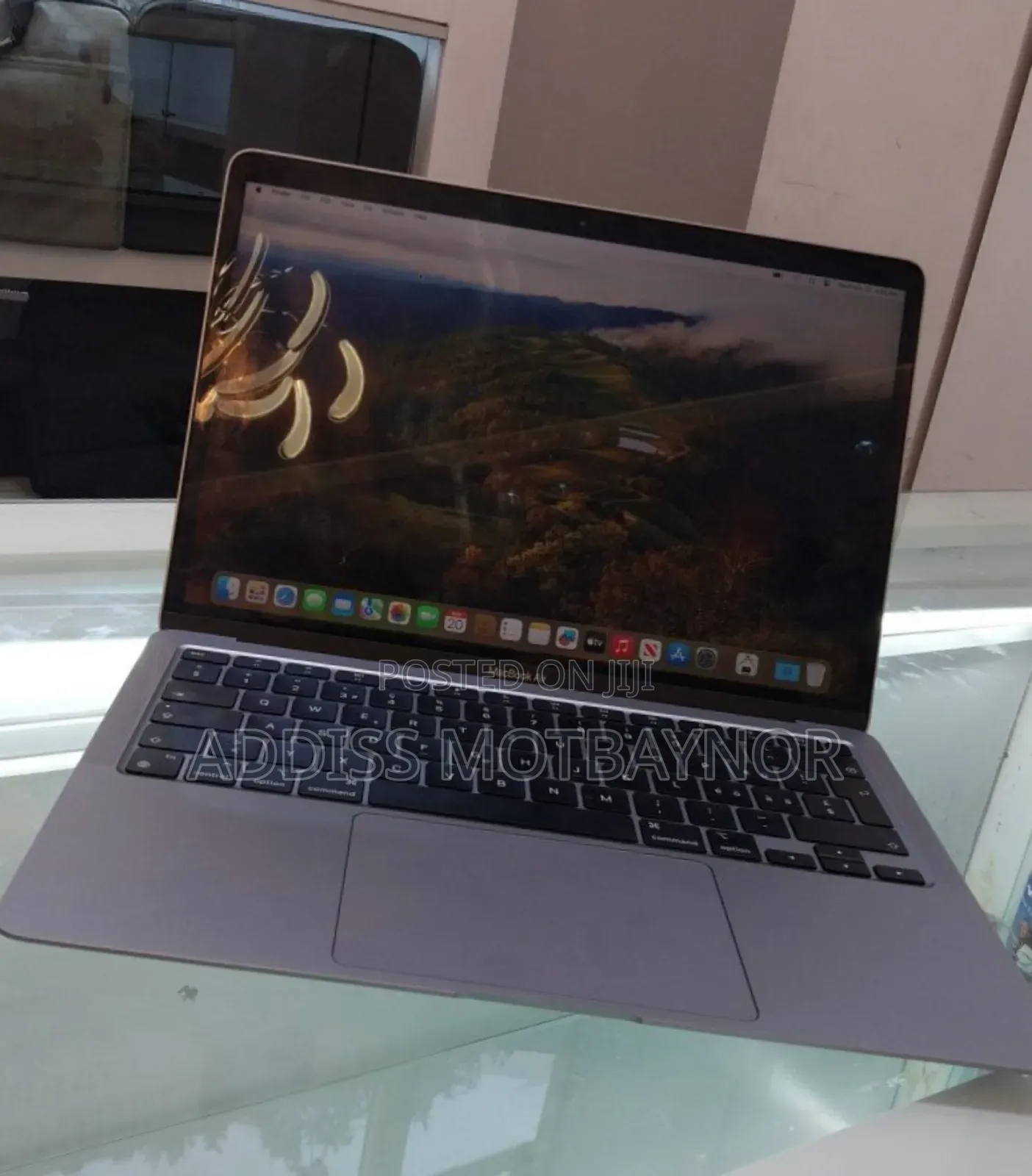 New Laptop Apple MacBook Pro 2019 8GB Apple M1 SSD 256GB