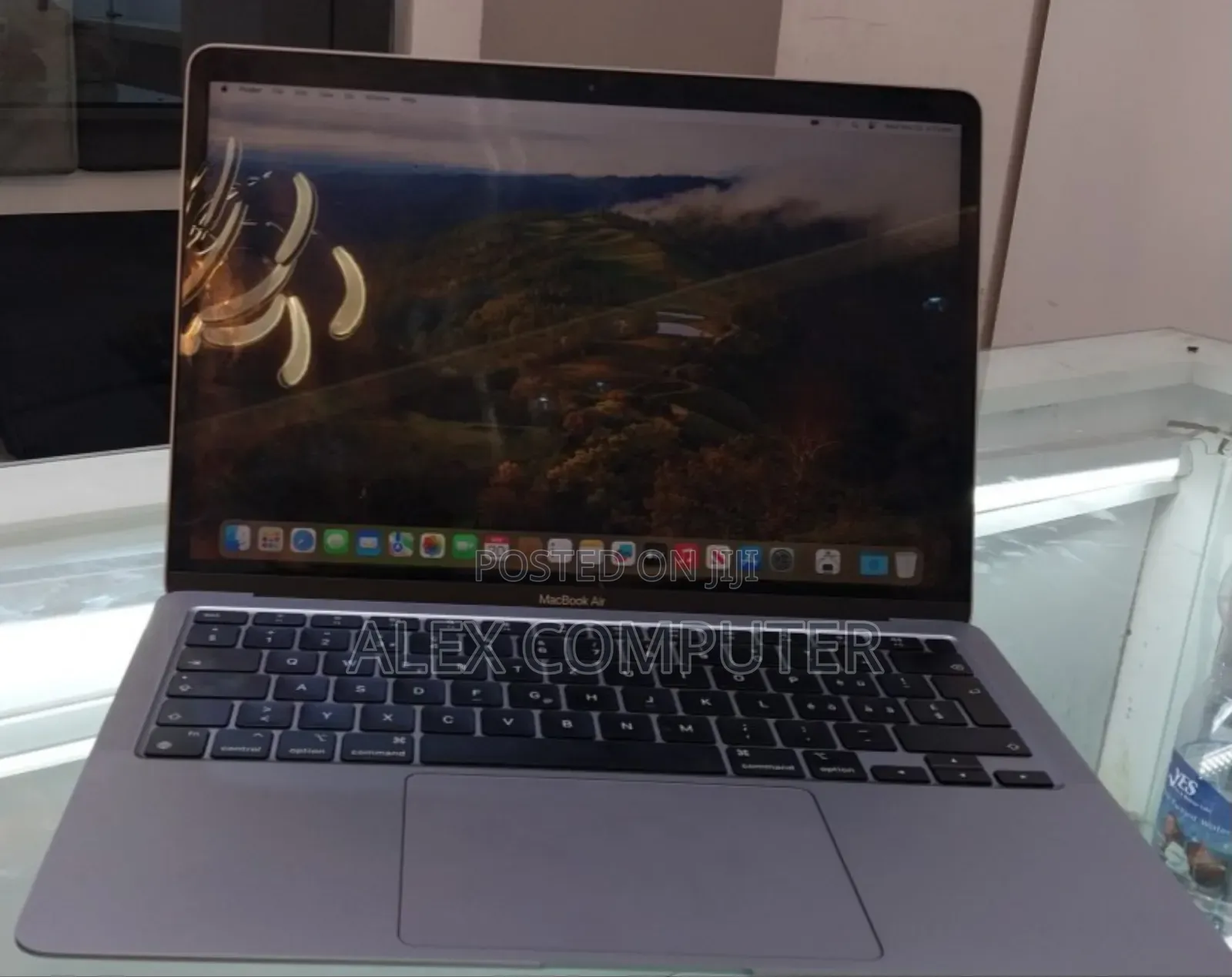 New Laptop Apple MacBook Air 2020 M1 8GB Apple M1 SSD 256GB