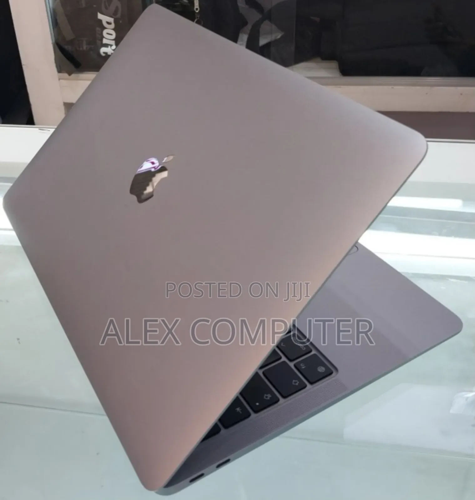 New Laptop Apple MacBook Air 2020 M1 8GB Apple M1 SSD 256GB