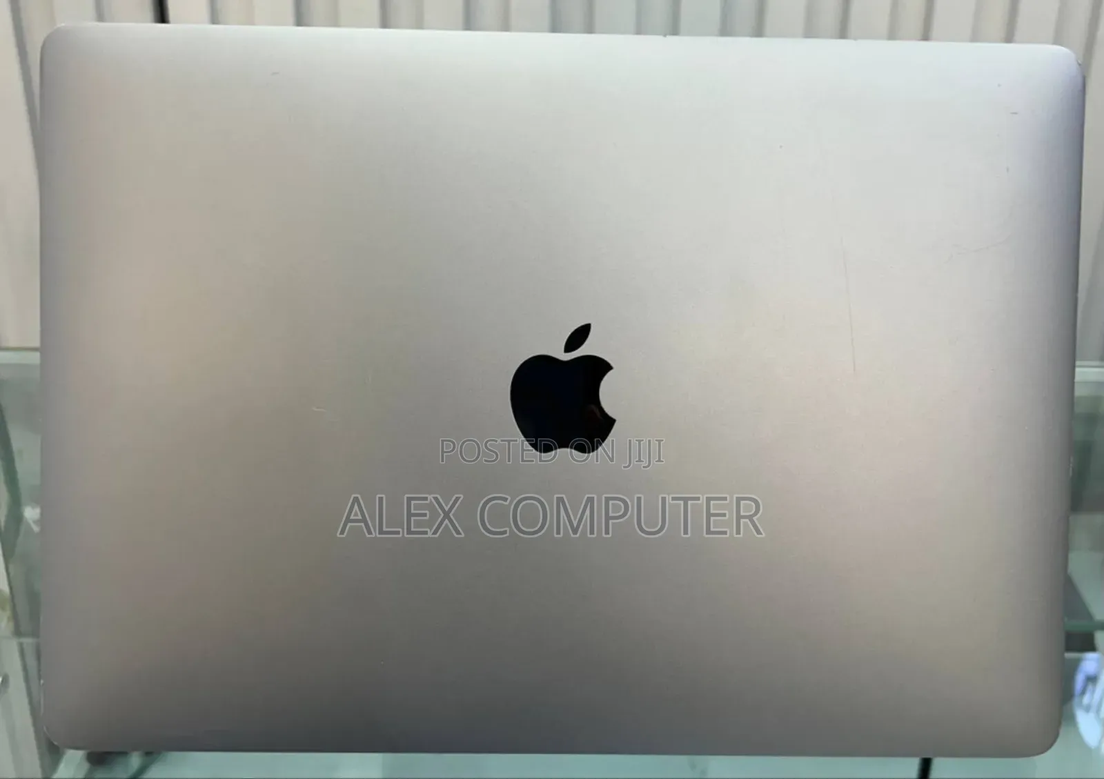 New Laptop Apple MacBook Air 2019 8GB Intel Core I5 SSD 256GB