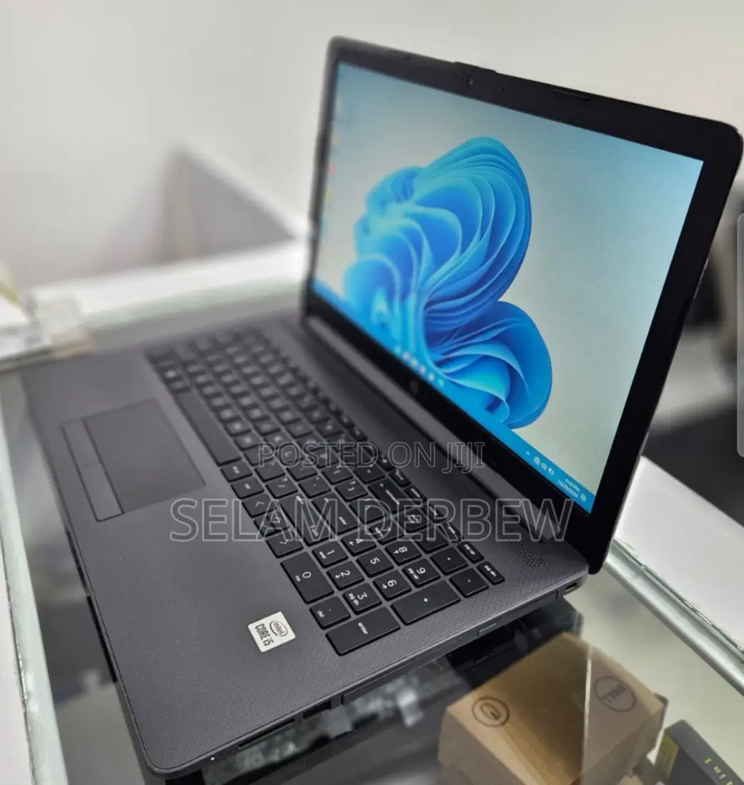 New Laptop HP 250 G8 8GB Intel Core I5 SSD 256GB