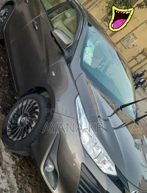 Toyota Yaris 2020 Gray