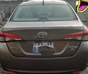 Toyota Yaris 2020 Gray