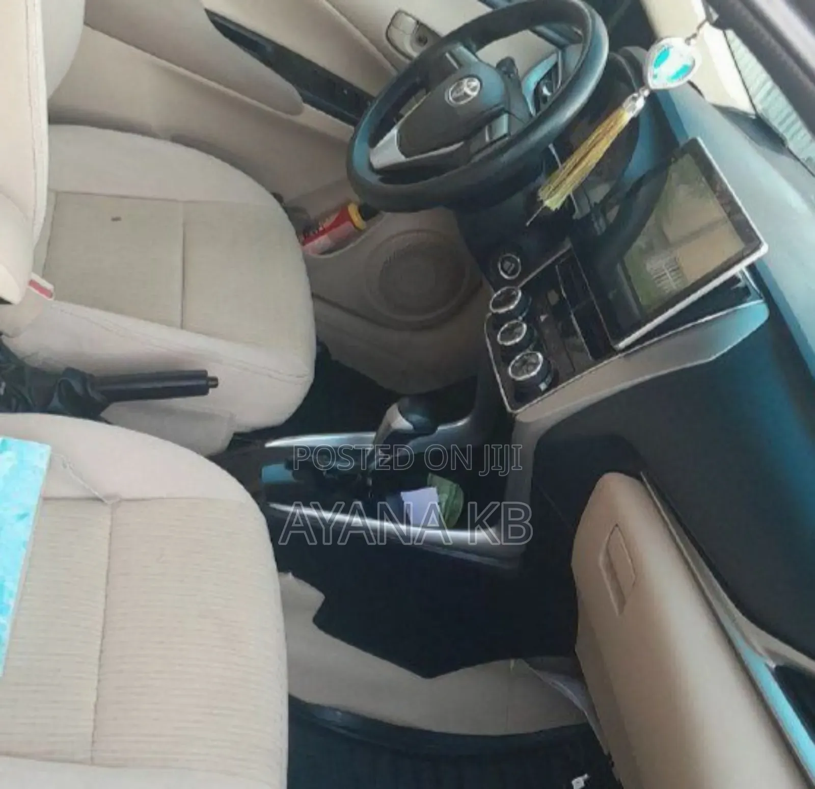 Toyota Yaris 2020 Gray