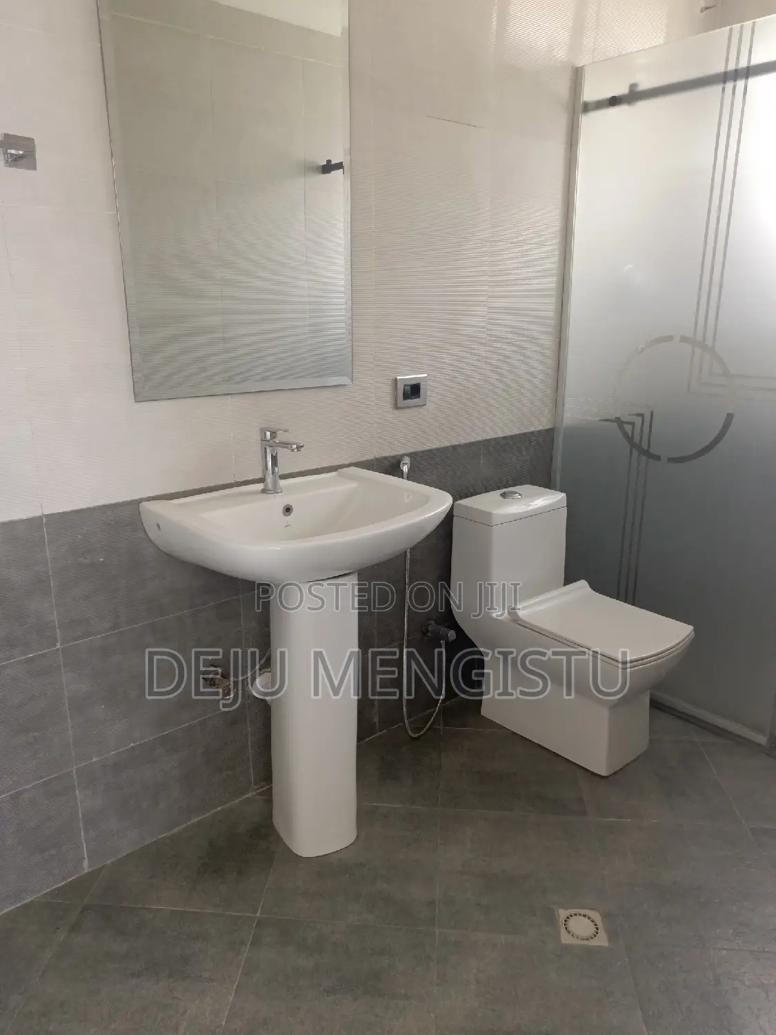 5bdrm House in ሰባ ሁለት, Bole for rent