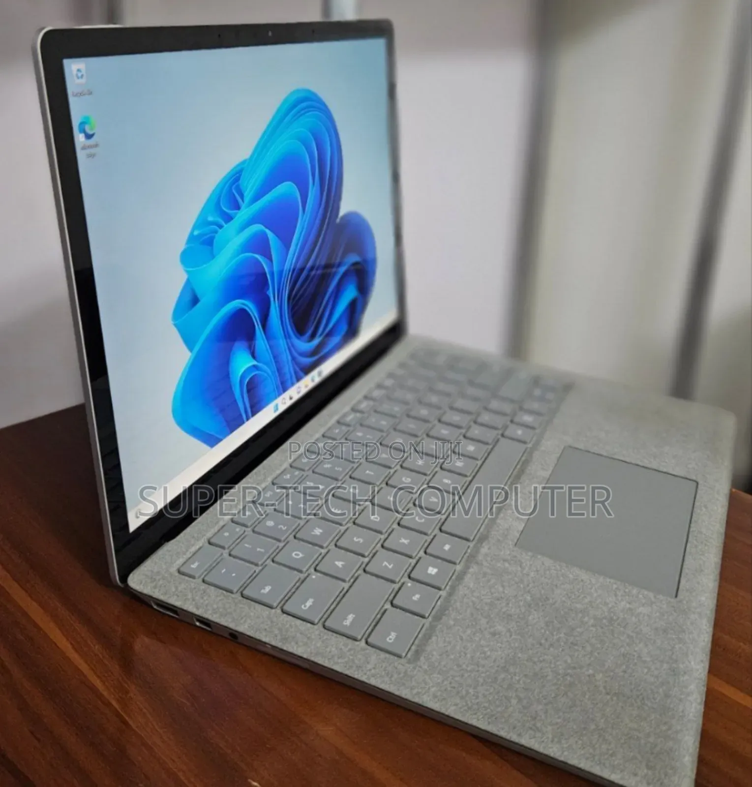 New Laptop Microsoft Surface Laptop 2 8GB Intel Core I5 SSD 256GB