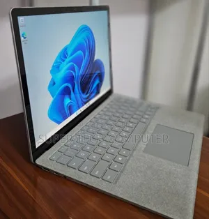 New Laptop Microsoft Surface Laptop 2 8GB Intel Core I5 SSD 256GB