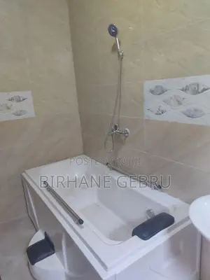 5bdrm Villa in Villa House For Sale, Yeka for rent