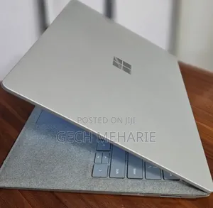 New Laptop Microsoft Surface Laptop 2 8GB Intel Core I5 SSD 256GB