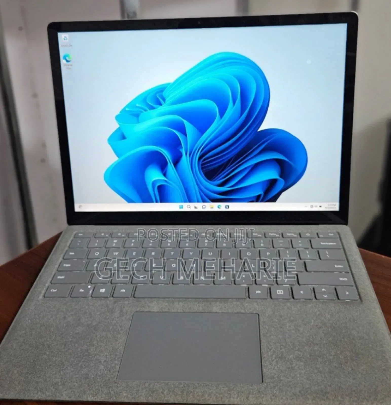 New Laptop Microsoft Surface Laptop 2 8GB Intel Core I5 SSD 256GB