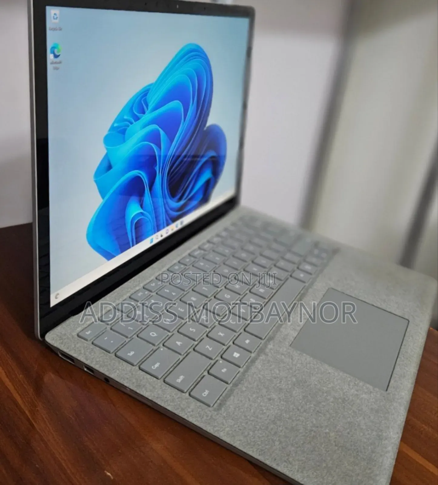 New Laptop Microsoft Surface 16GB Intel Core I5 SSD 256GB