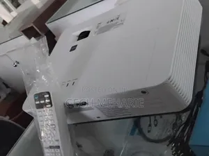 Photo - Sony Projector Model Name VPL-Dx220 Hardw